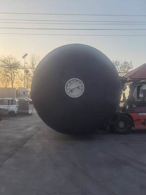 সংঘর্ষ এড়ানোর জন্য ফেনা-ভরা ফেন্ডার, কঠিন ইভিএ কাঠামো, যা বন্দর, মেরিনা এবং শিল্প ডকিং স্টেশনের জন্য উপযুক্ত