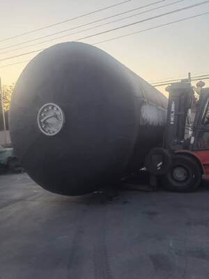 সংঘর্ষ এড়ানোর জন্য ফেনা-ভরা ফেন্ডার, কঠিন ইভিএ কাঠামো, যা বন্দর, মেরিনা এবং শিল্প ডকিং স্টেশনের জন্য উপযুক্ত