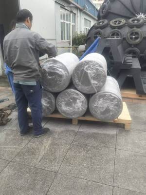 সামুদ্রিক ফেনডার পিইউ পলিউরেথেন ফোম কাঁচা যা চমৎকার স্থিতিস্থাপকতা এবং সামুদ্রিক পরিবেশের চাপের প্রতিরোধের বৈশিষ্ট্যযুক্ত