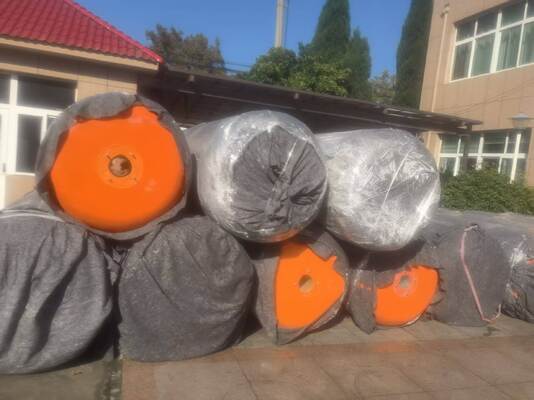 24 মাসের সময়কালের ফোম-পূর্ণ ফেন্ডার D3.0m X L5.0m, 60 শতাংশ ডিফ্লেকশন, টেকসই মেরিন ডক সুরক্ষা সমাধান